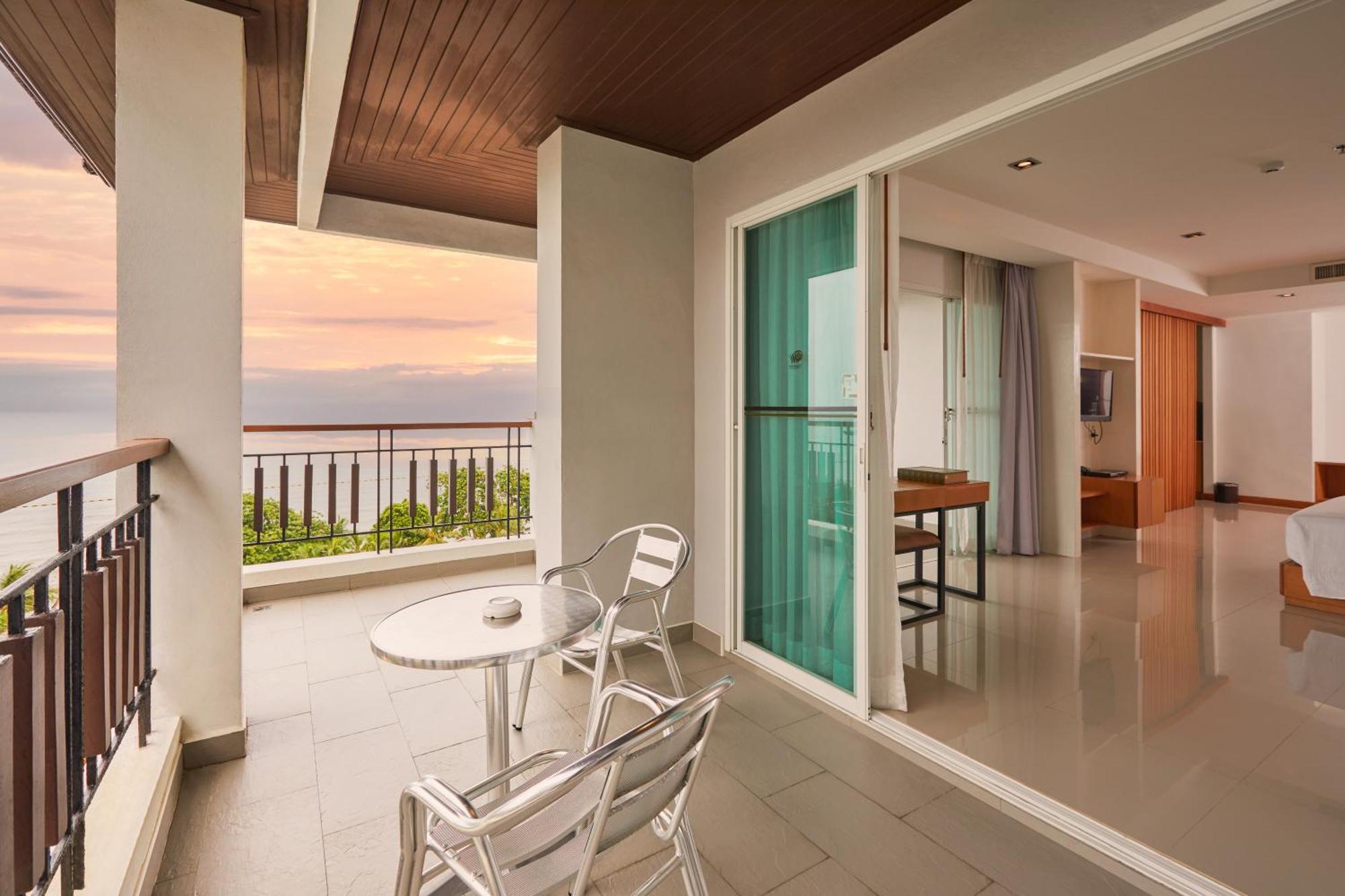 Hotel Welcome World Beachfront Pattaya